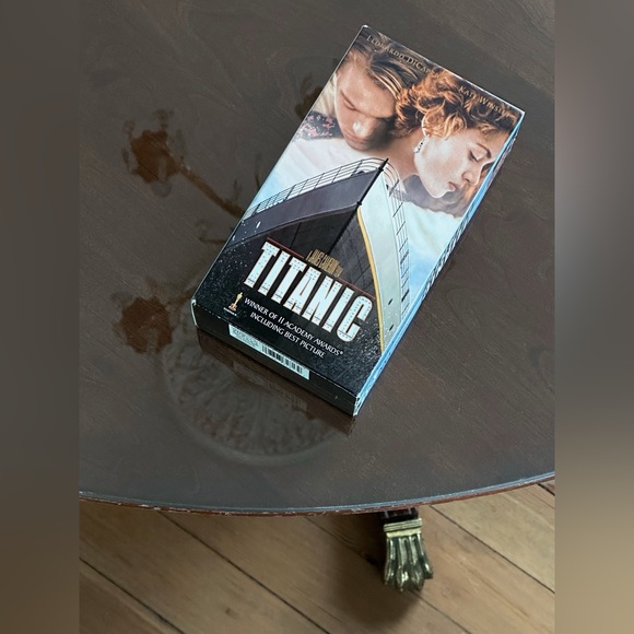 TITANIC VHS 1998 2-Tape Set - Picture 2 of 6